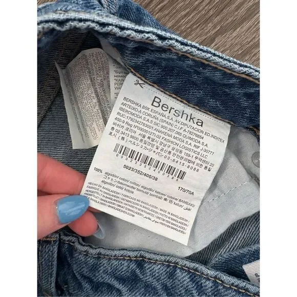 Bershka Denim Medium Wash Mom Jeans Size USA 06 - Picture 4 of 5